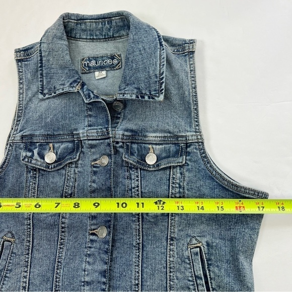 Maurices Women’s Blue Jean Vest Sz Medium Sleeveless Pockets Button Front - Picture 8 of 9